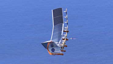 NASA's solar wing breaks altitude records