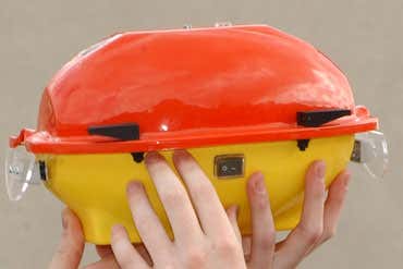 High-wire robot tackles messy birds