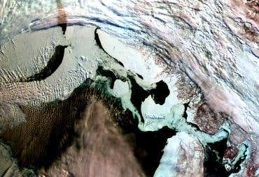 Rescued relay satellite begins mission