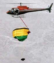 Stunt pilots to hook falling stardust sample