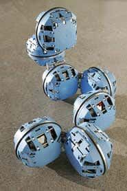 Shape-shifting robot shows off its moves