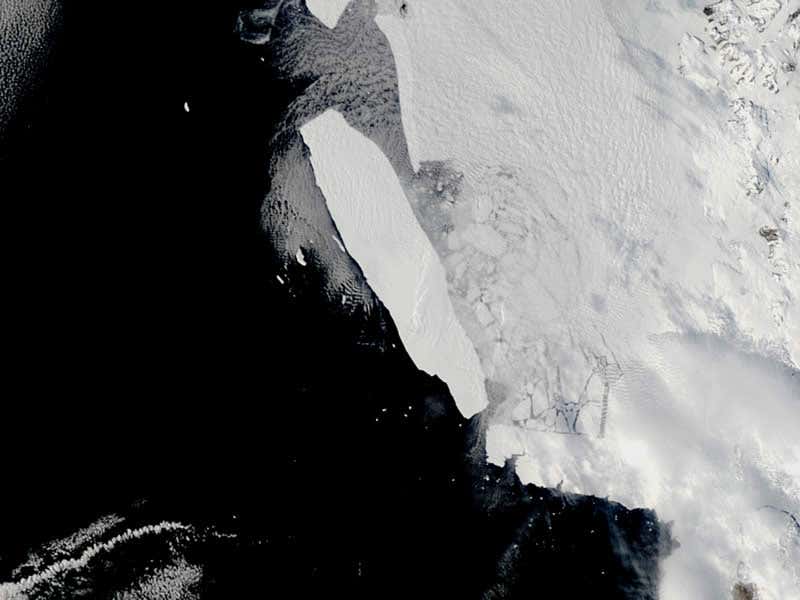Largest iceberg on Earth runs aground