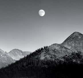 Astronomers pinpoint moment of famous Moon shot