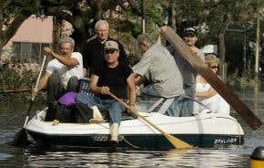 Army trying to plug New Orleans' broken defences