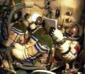 Shenzhou VI adjusts orbit successfully