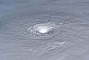 Hurricane Wilma turns away after lashing Florida