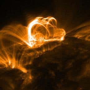 Earth and Mars react to the same solar flares