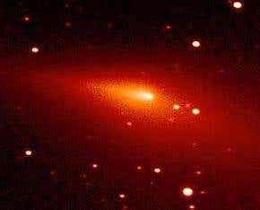 Self-destructing comet to flash close by