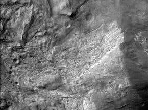 Mars probe returns first detailed images