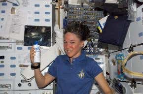 Astronauts offer etiquette lessons to space tourists