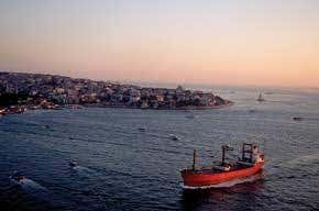 The undersea quake-zone tunnel builders