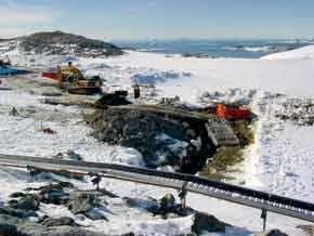 Throwing out the garbage, Antarctica-style