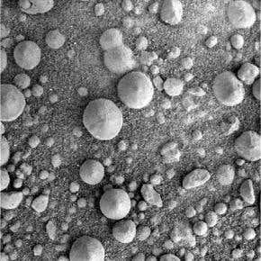 Mars rover nears 'bathtub ring of blueberries'