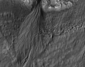 Mars probe snaps dramatic new images of gullies