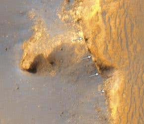 Underground pipes channelled water on Mars