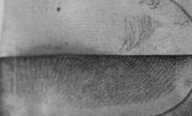 Carbon chains help to reveal hidden fingerprints