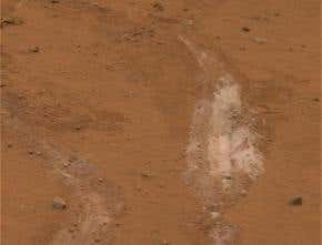 Mars rover's disability leads to major water discovery