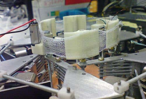 Pulsing web gives ailing hearts a boost