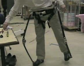 Exoskeleton shows running, not walking, best on Moon