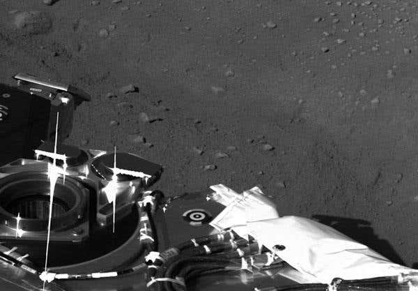 Radio link with Mars lander restored