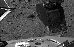Phoenix set to begin analysing Martian soil