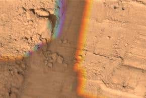 Phoenix takes a stab at Martian ice