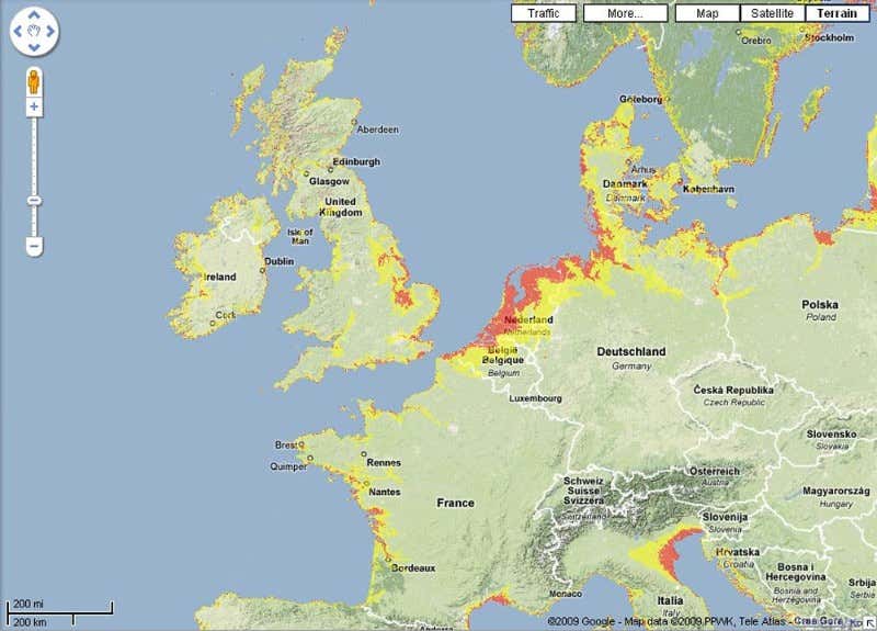 Much of the European coast would be affected by 2 metres (red) of sea level rise. Sea levels will take a couple of thousand years to rise 25 metres (yellow). The maps show the areas that lie within 2 and 25 metres of present sea levels