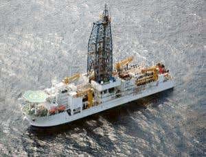 Research ship drills deep into ocean quake zone