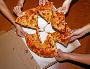 The perfect way to slice a pizza