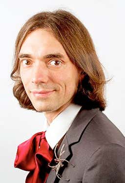Cédric Villani was awarded the medal for his proofs of nonlinear Landau damping and convergence to equilibrium for the Boltzmann equation