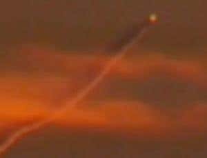 Mystery 'missile' likely a jet contrail, says expert
