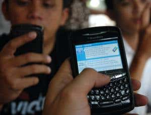 Cellphone network flaw is a gift to hackers