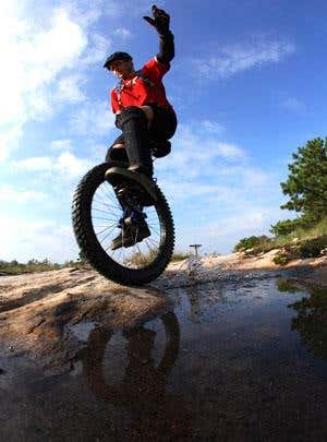 Unicycle robot keeps its balance while standing still