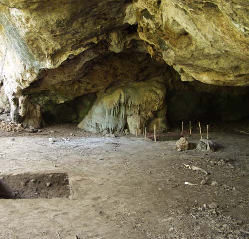 The Jerimalai shelter during excavation 