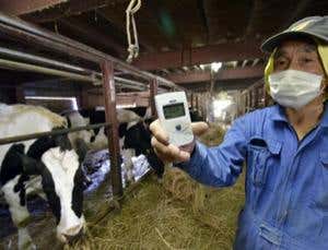 Japan's refusenik farmers tackle nuclear waste