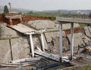 Mysterious electrical bursts warn of material collapse