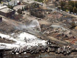 Fatal train wreck fuels debate over oil transport
