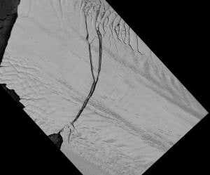 30-kilometre ice crack makes PIG calve