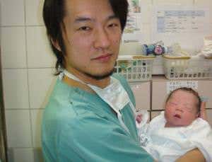 Infertile woman gives birth after boost to ovaries