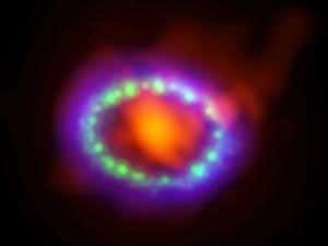 Dust factory seen in the heart of an exploding star
