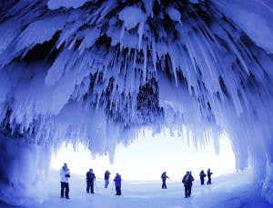 Great Lakes deep freeze opens path to cathedrals of ice