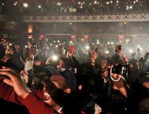 Location-aware Wi-Fi lets fans be part of the show