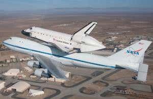 Space shuttle carrier plane heads out on Texas convoy