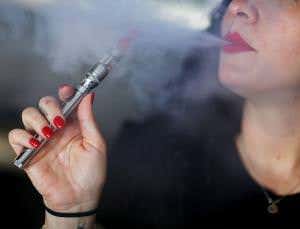 US has lighter touch on e-cigarette regulation than EU