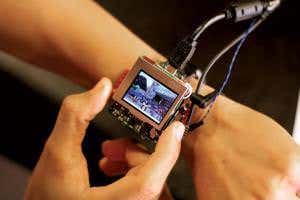 Tilting smartwatch cuts need for fiddly screen-jabbing