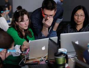 Google Glass hackathon spawns bizarre no-touch apps