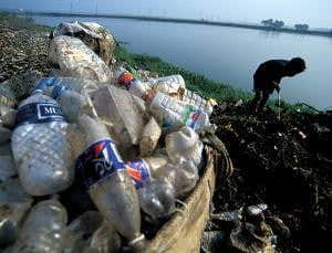 Ethical 3D printing begins with plastic waste pickers