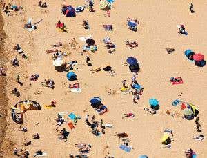 Phone call pulse shows millions hitting the beach