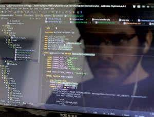 Computer with human-like learning will program itself