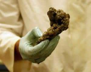 Make your own comet 67P with dirt and dry ice